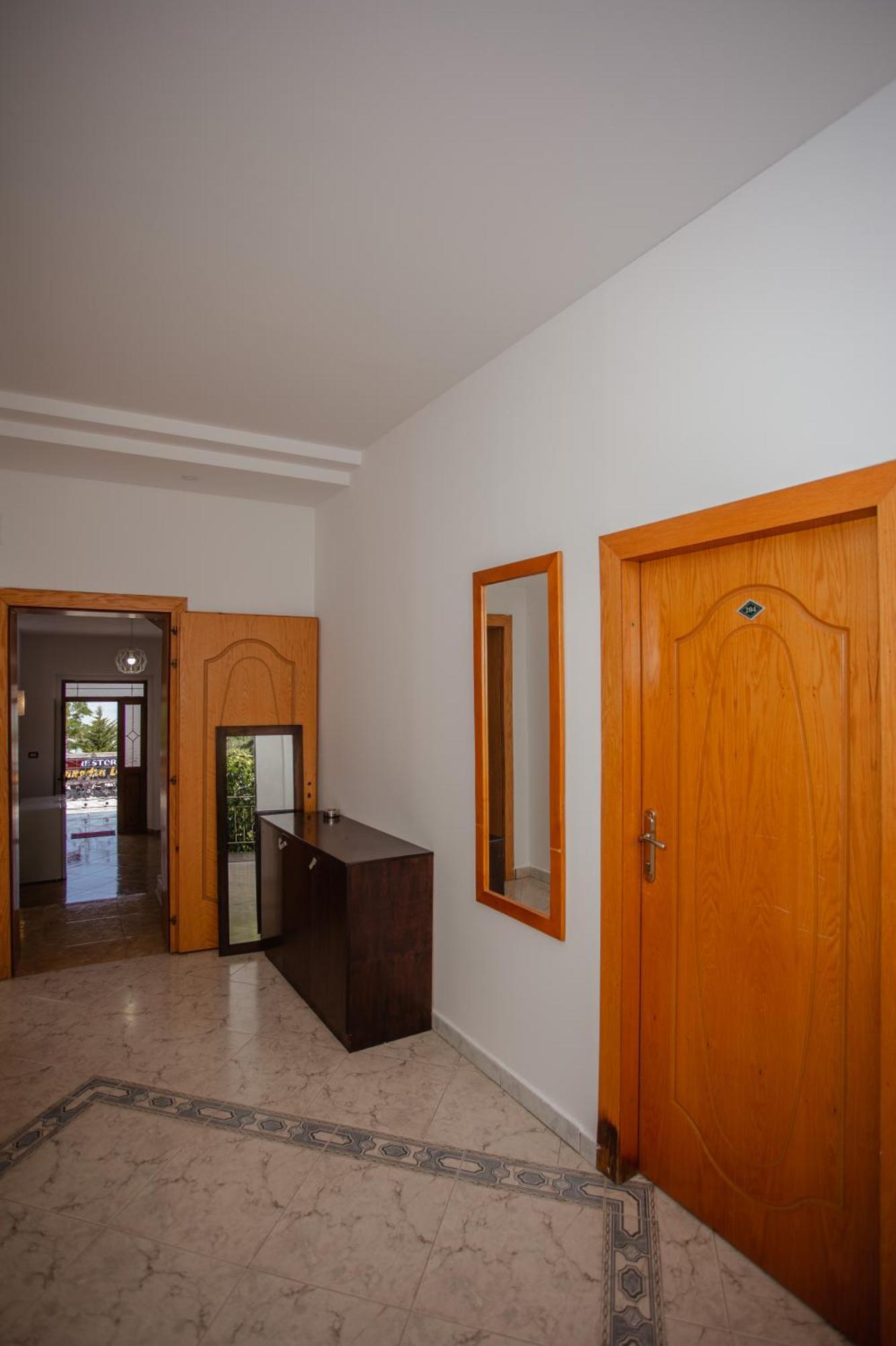 Hotel Shkodra Lake Široka Eksteriør billede