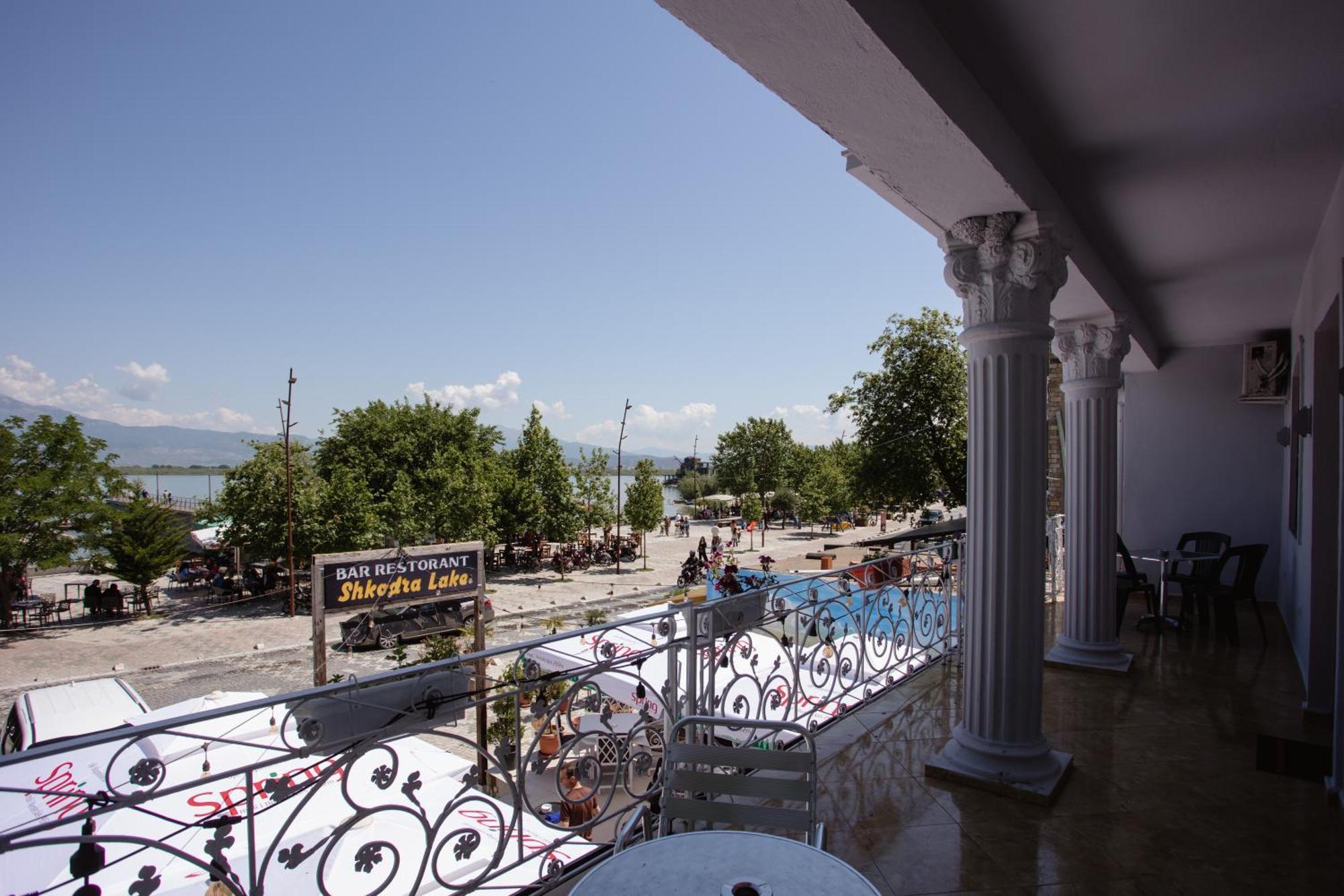 Hotel Shkodra Lake Široka Eksteriør billede